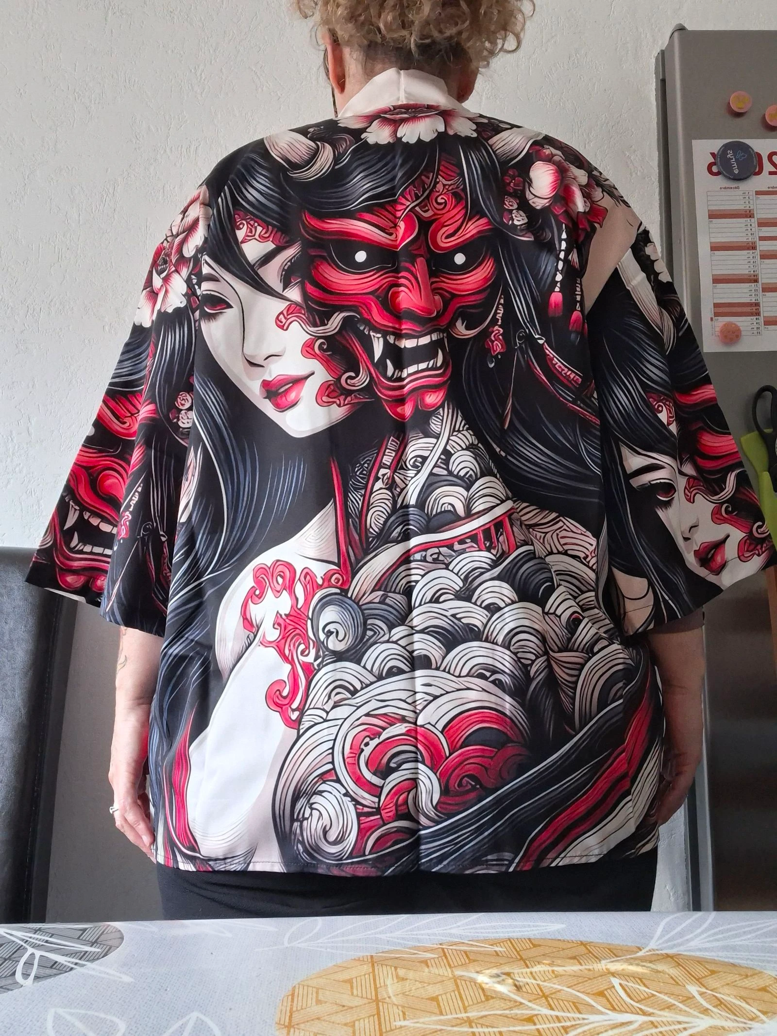 Kimono / veste style japonais imprimé Geisha & masque Oni – Taille L